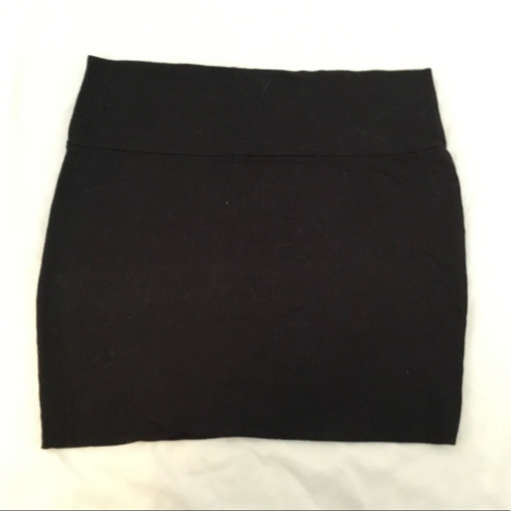 Black bodycon skirt